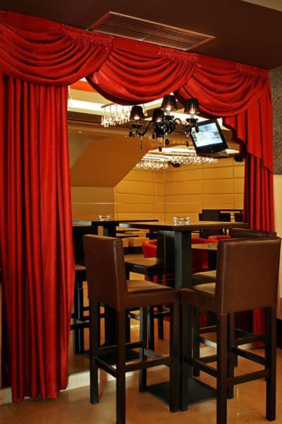 ساندانسكي Hotel Finix المظهر الخارجي الصورة
