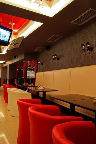 ساندانسكي Hotel Finix المظهر الخارجي الصورة