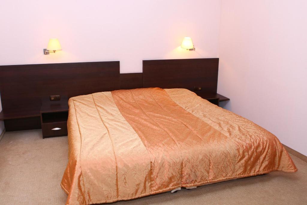 ساندانسكي Hotel Finix الغرفة الصورة
