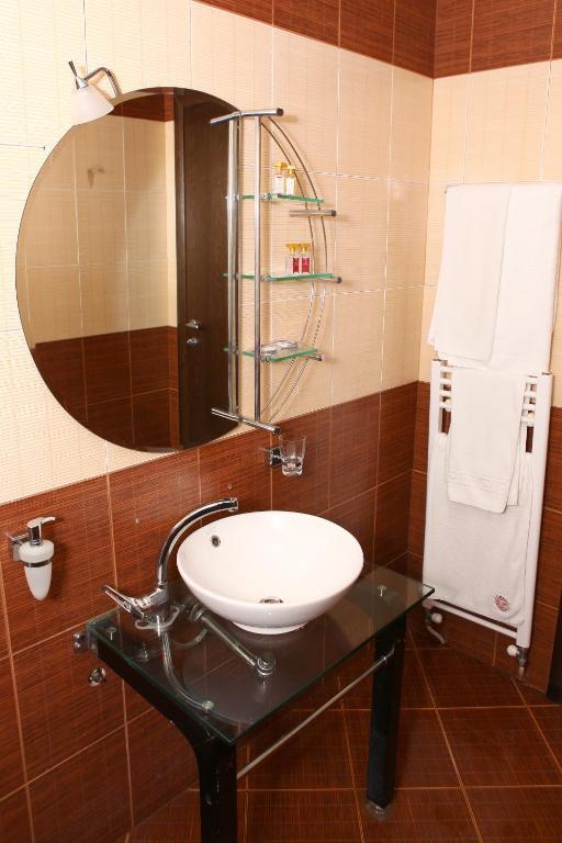 ساندانسكي Hotel Finix الغرفة الصورة