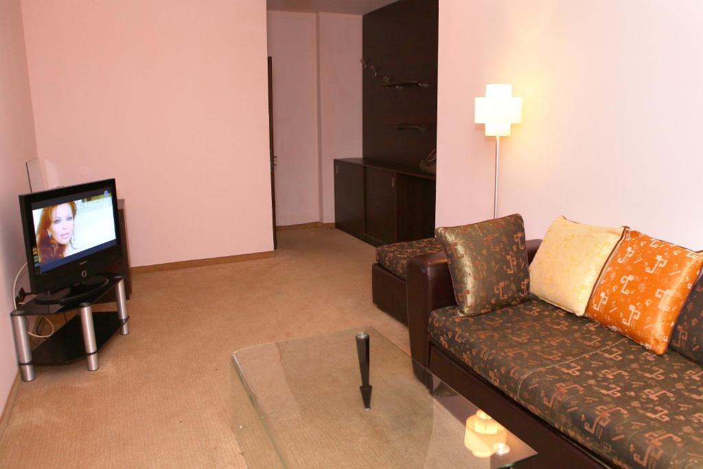 ساندانسكي Hotel Finix الغرفة الصورة
